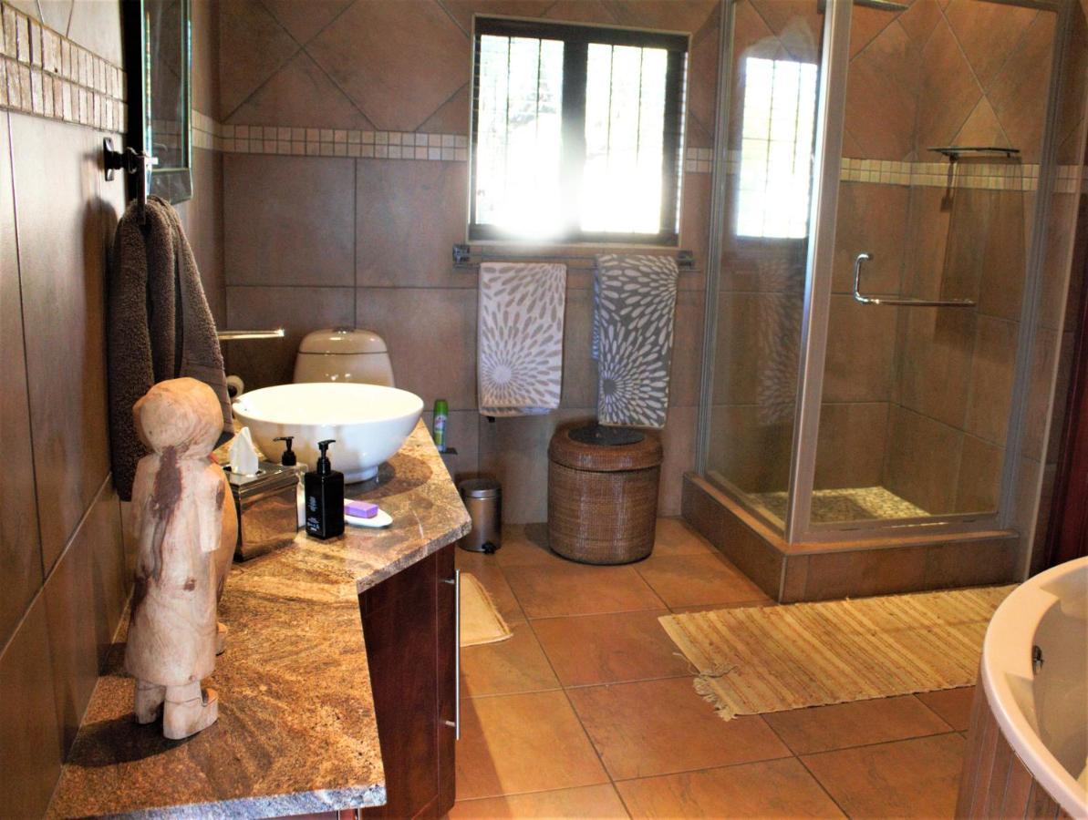 Karee & Wild Olive Guest Lodge Hekpoort Dış mekan fotoğraf